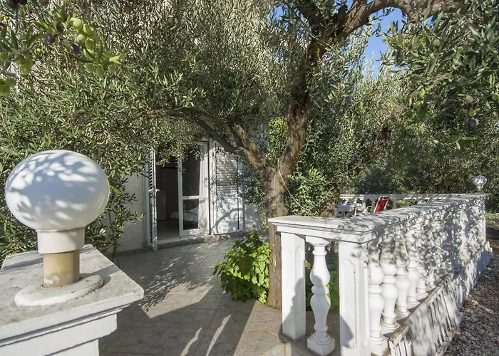 Zdenka * Brodarica (Sibenik-Knin)