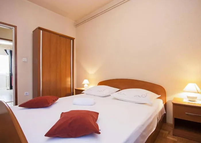 Zdenka * Brodarica (Sibenik-Knin)